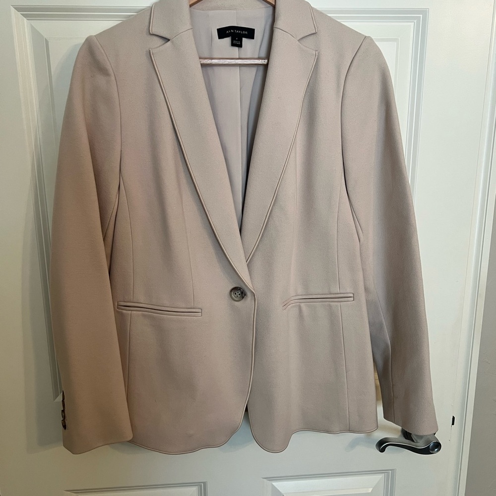 Ann Taylor Cream Blazer Professional Suit Jacket